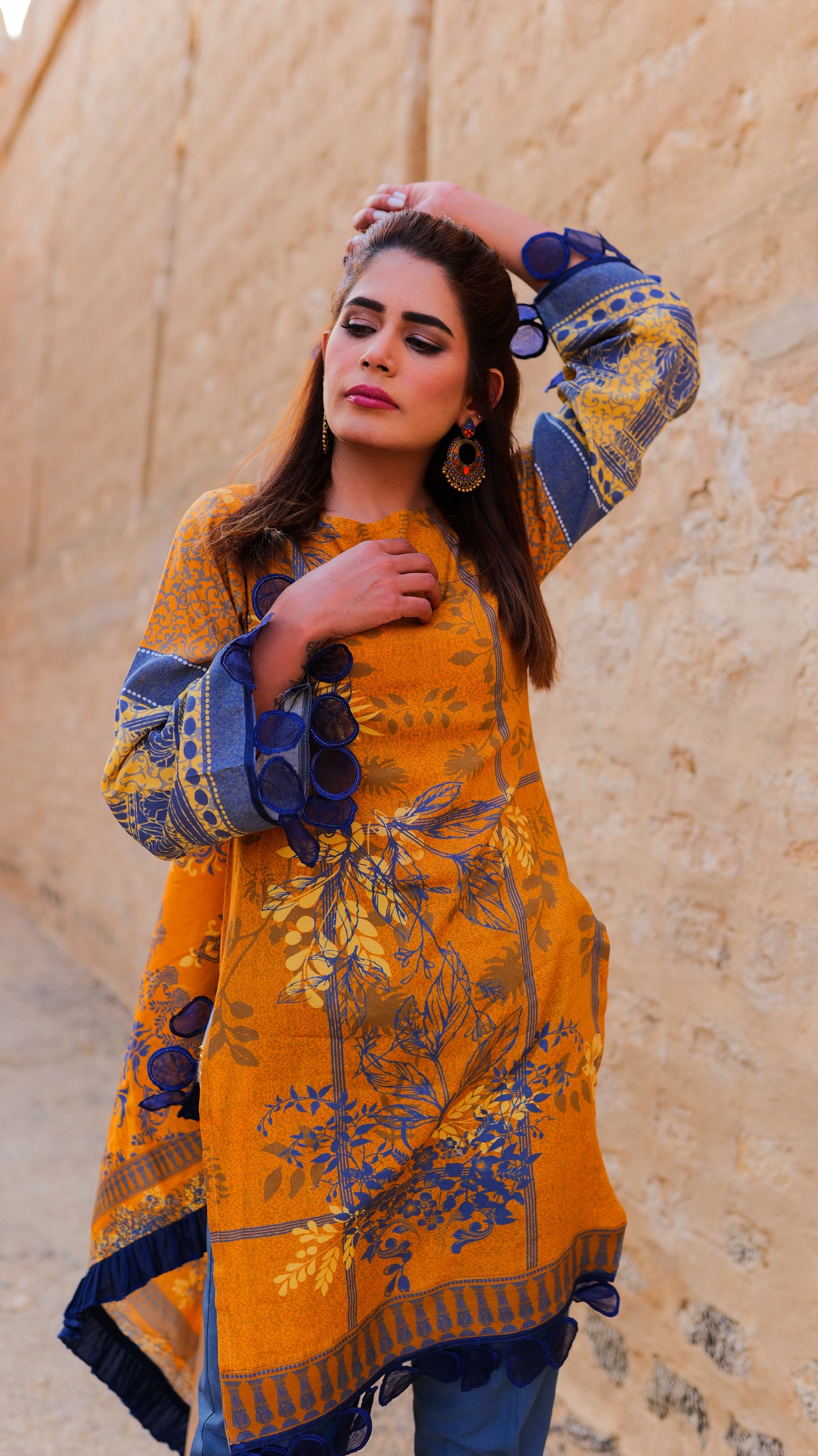 VALENCIA by Hira Lari Lawn - 3 Piece Unstitched Lawn Suit