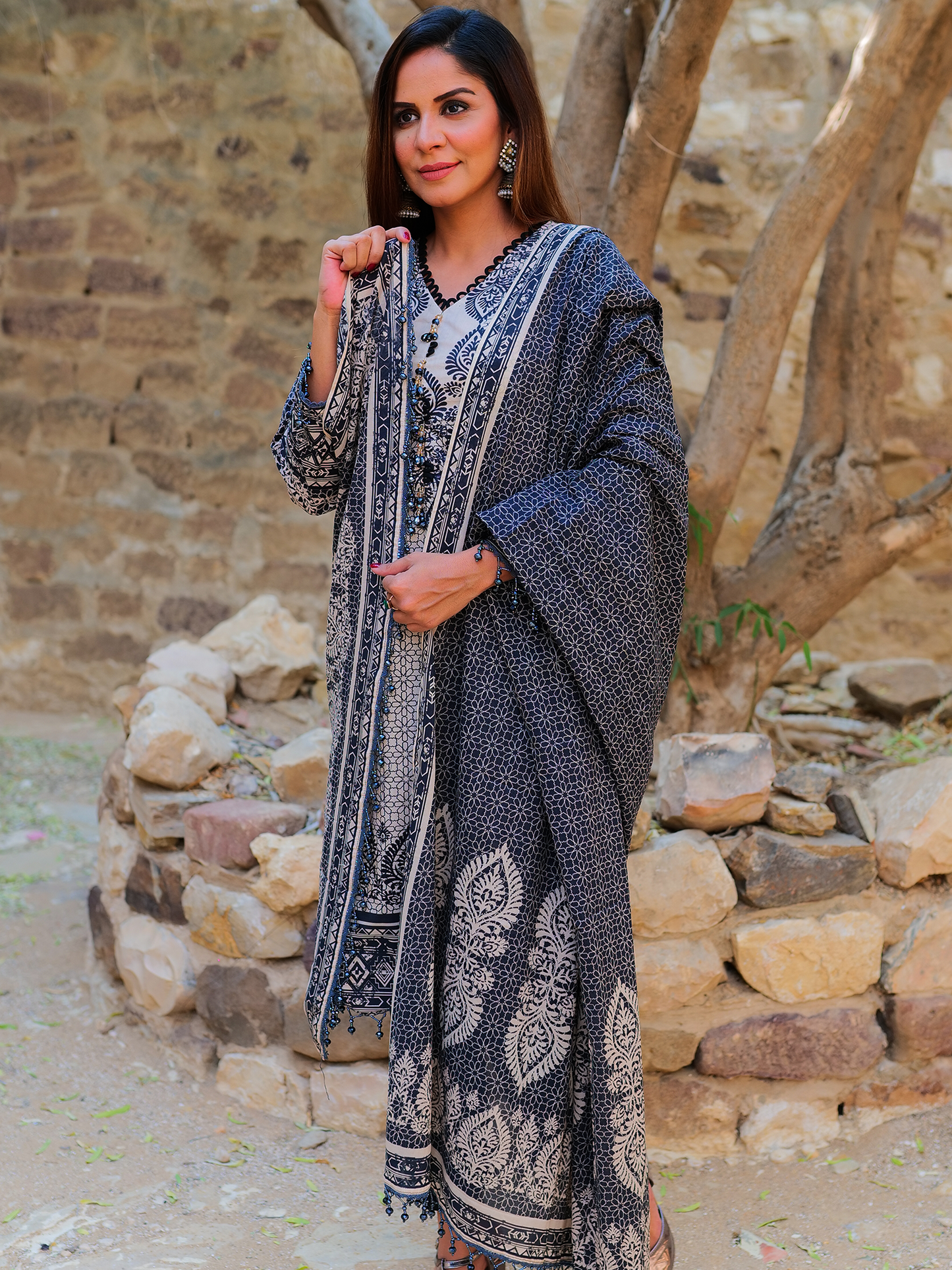 AZTEC by Hira Lari Lawn - 3 Piece Unstitched Lawn Suit