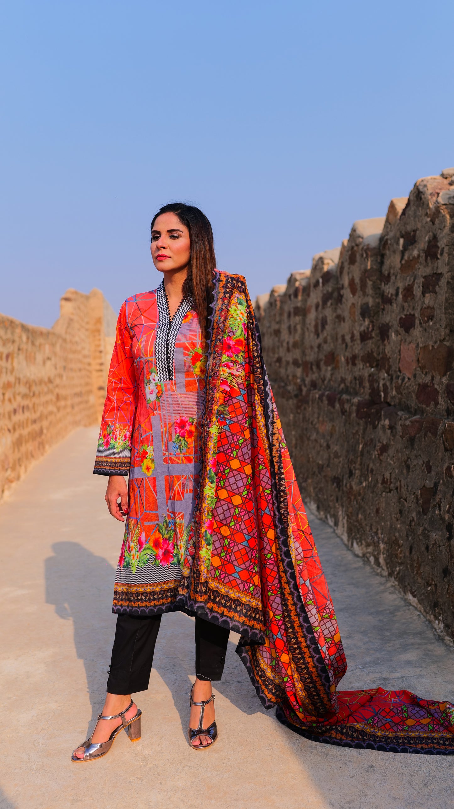 CAPRI by Hira Lari Lawn - 3 Piece Unstitched Lawn Suit