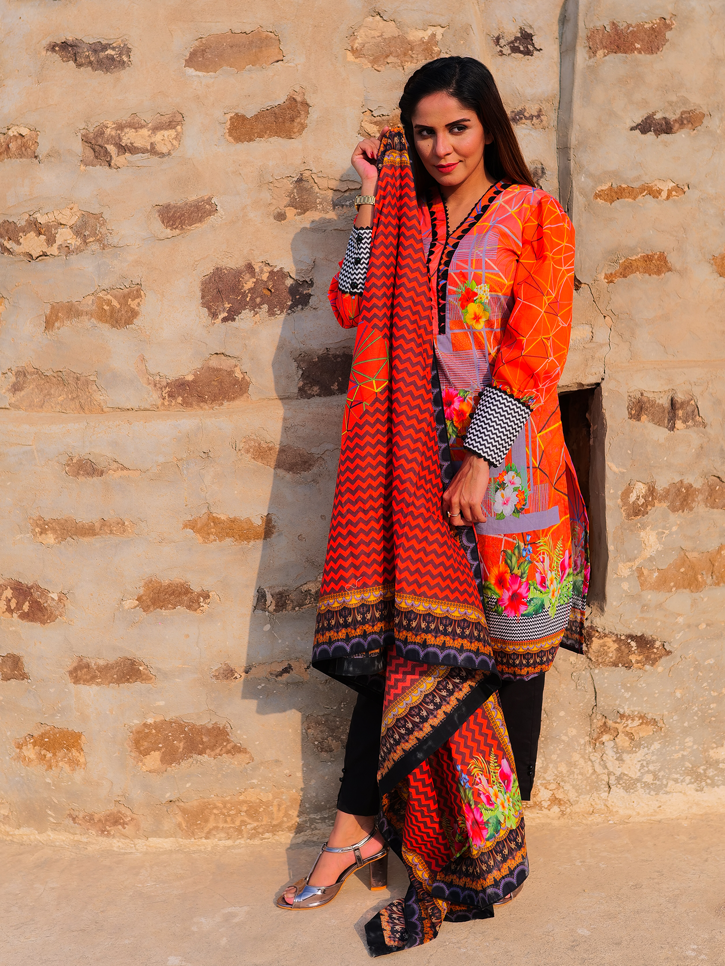 CAPRI by Hira Lari Lawn - 3 Piece Unstitched Lawn Suit