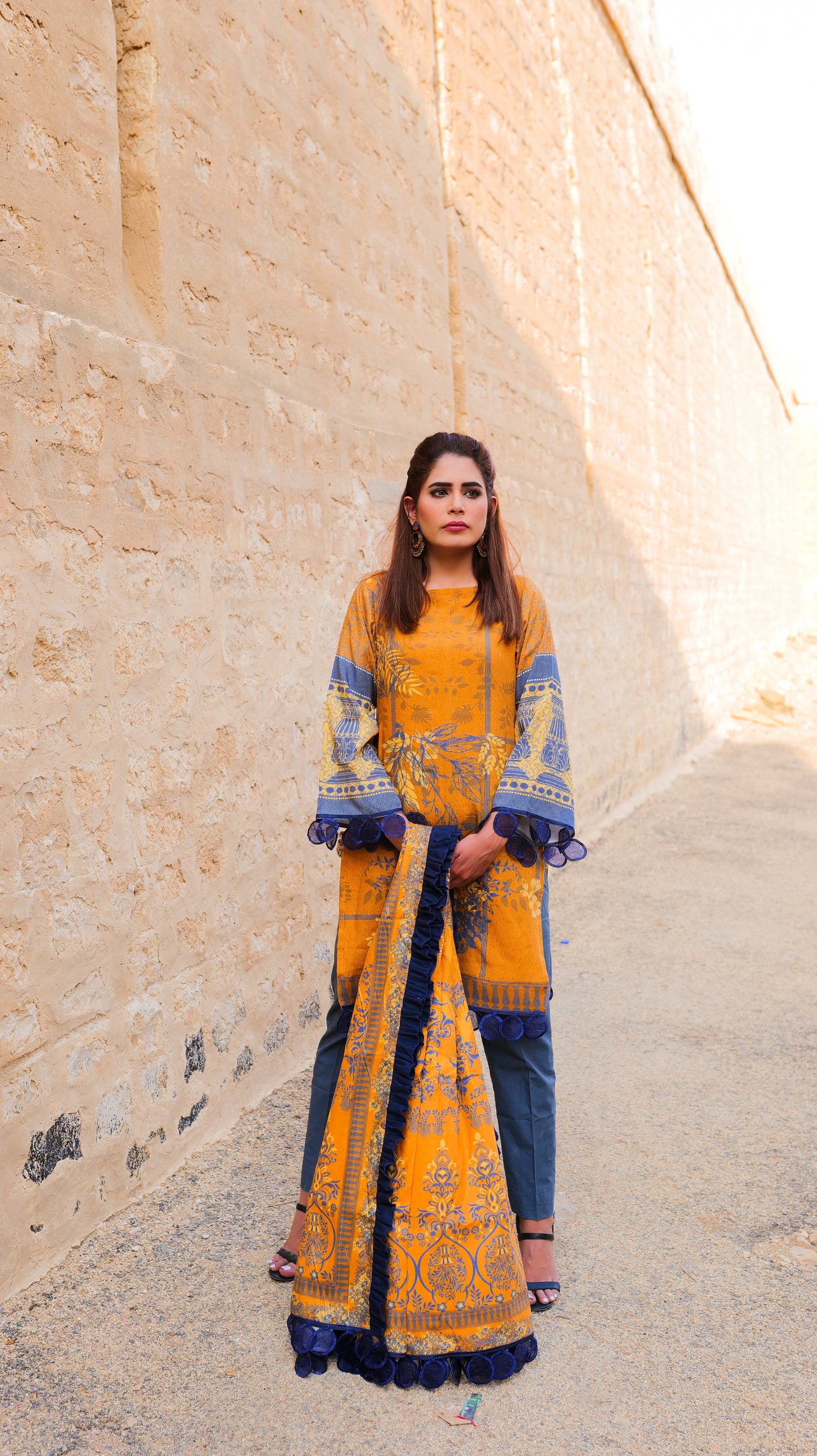 VALENCIA by Hira Lari Lawn - 3 Piece Unstitched Lawn Suit