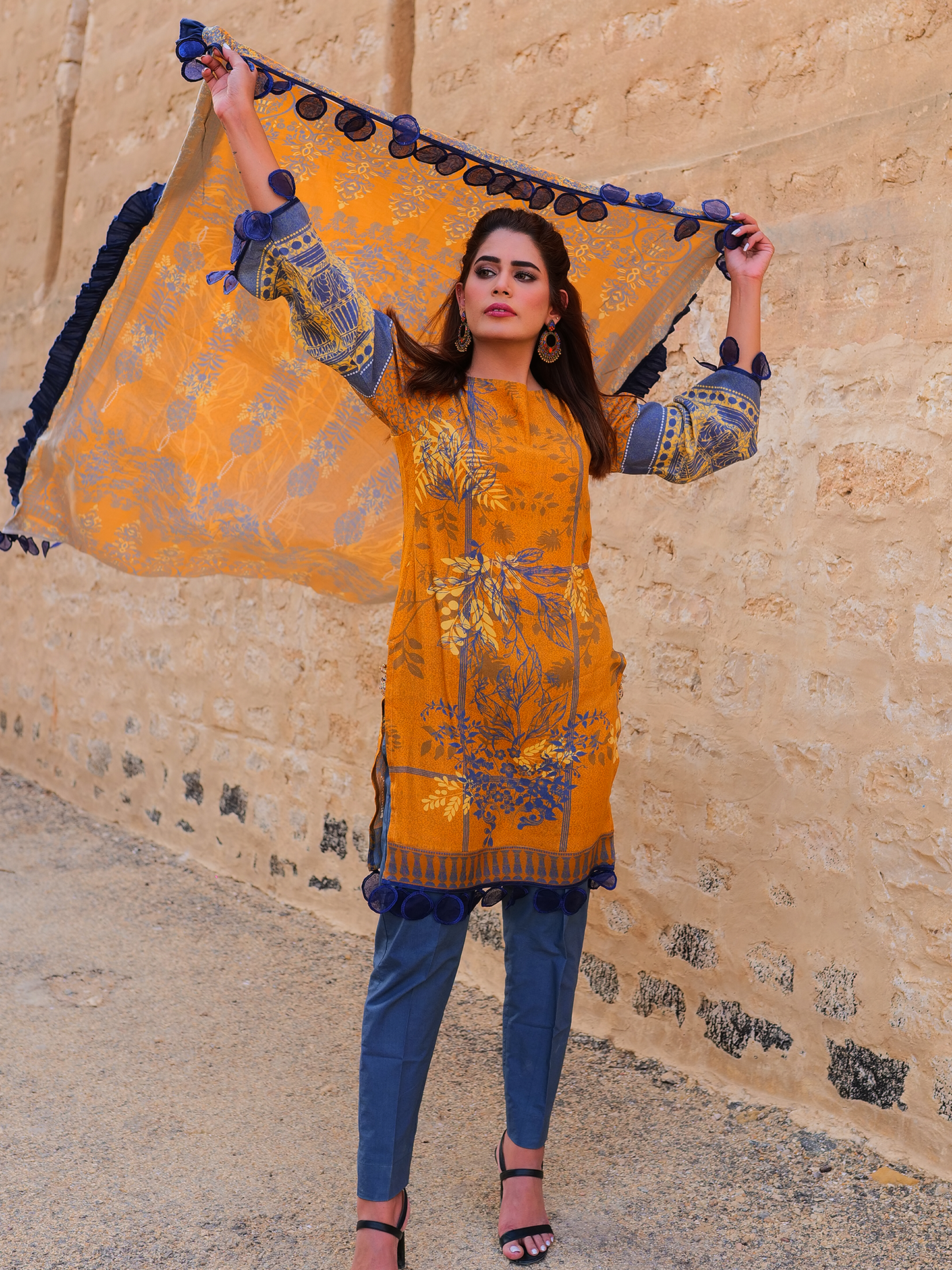 VALENCIA by Hira Lari Lawn - 3 Piece Unstitched Lawn Suit