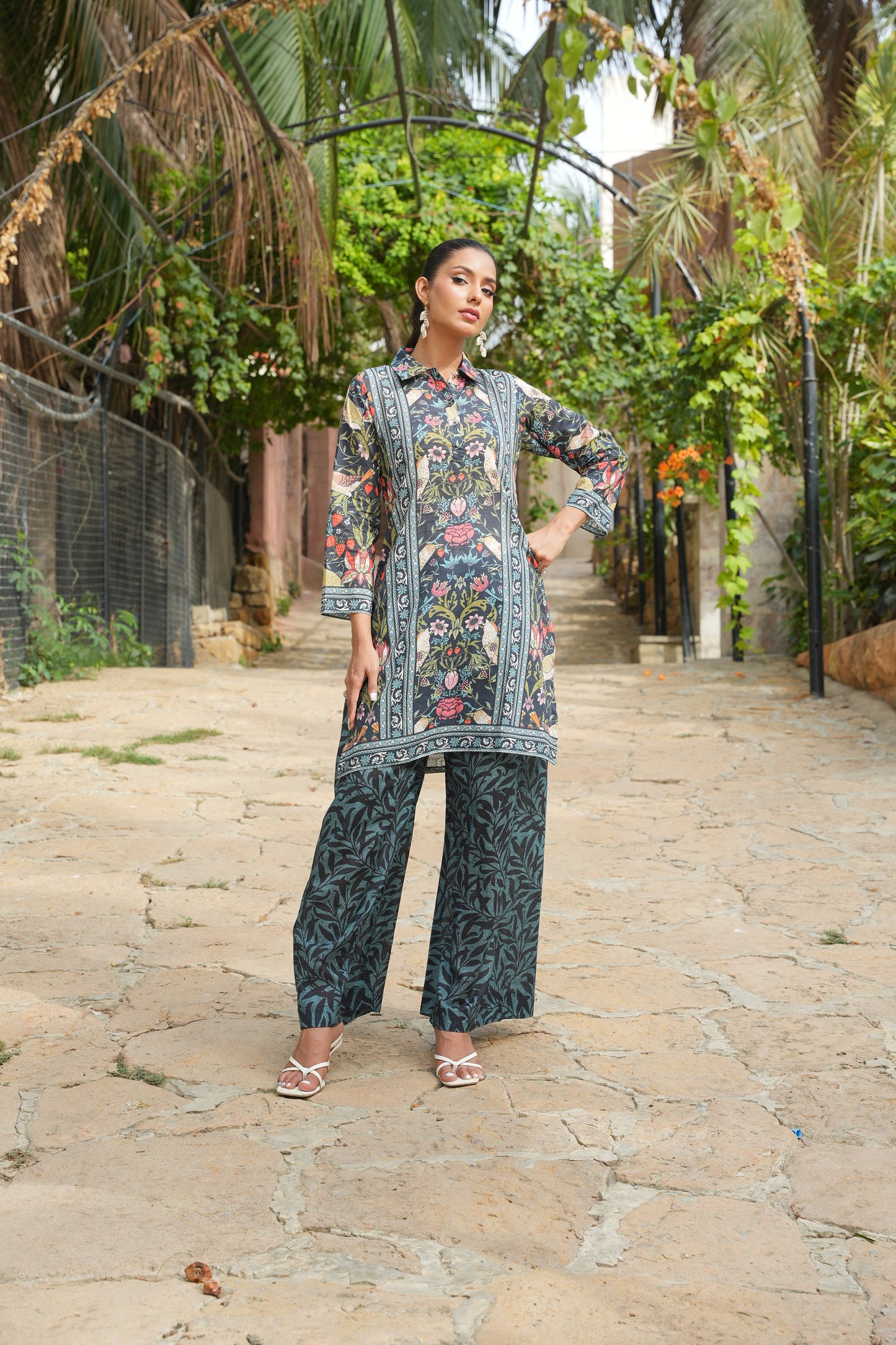 Naqsh-e-Parind – 2 Piece Unstitched Lawn Suit | Hira Lari Lawn 2025 Collection