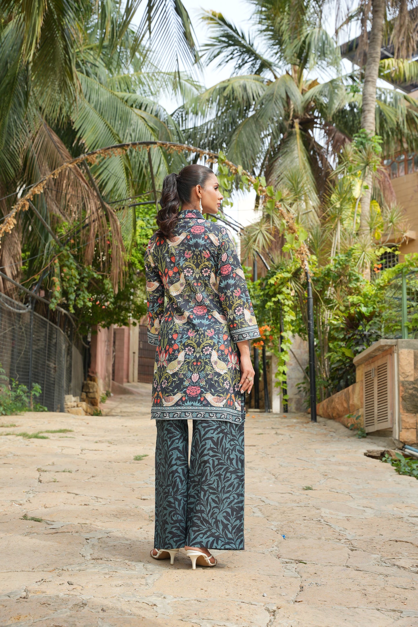 Naqsh-e-Parind – 2 Piece Unstitched Lawn Suit | Hira Lari Lawn 2025 Collection