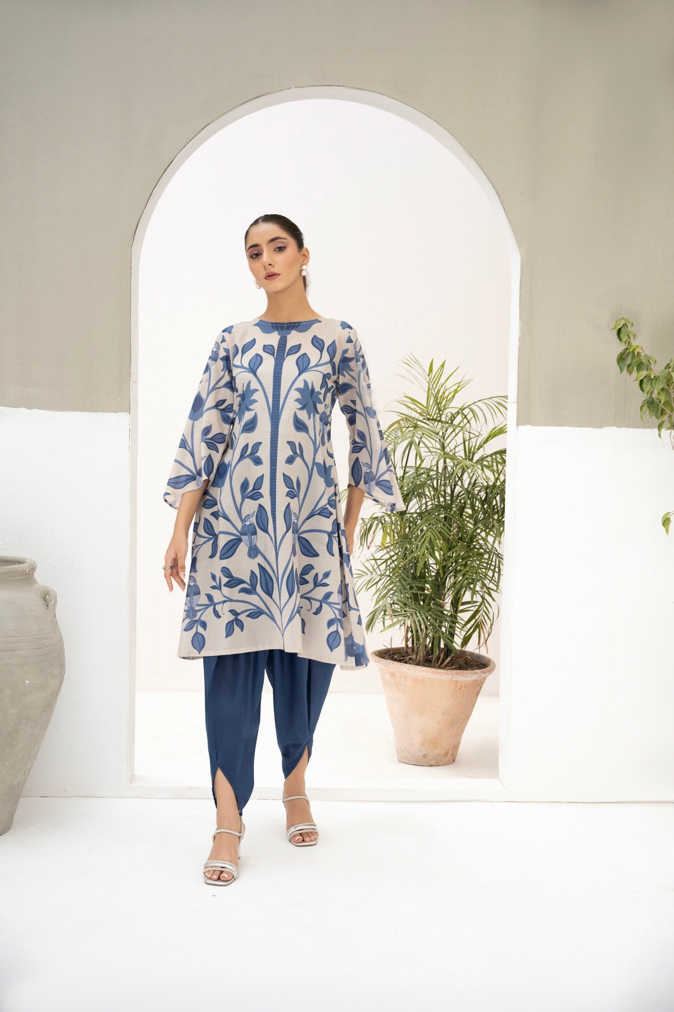 Patto Ki Sargoshi | Kurti by Hira Lari